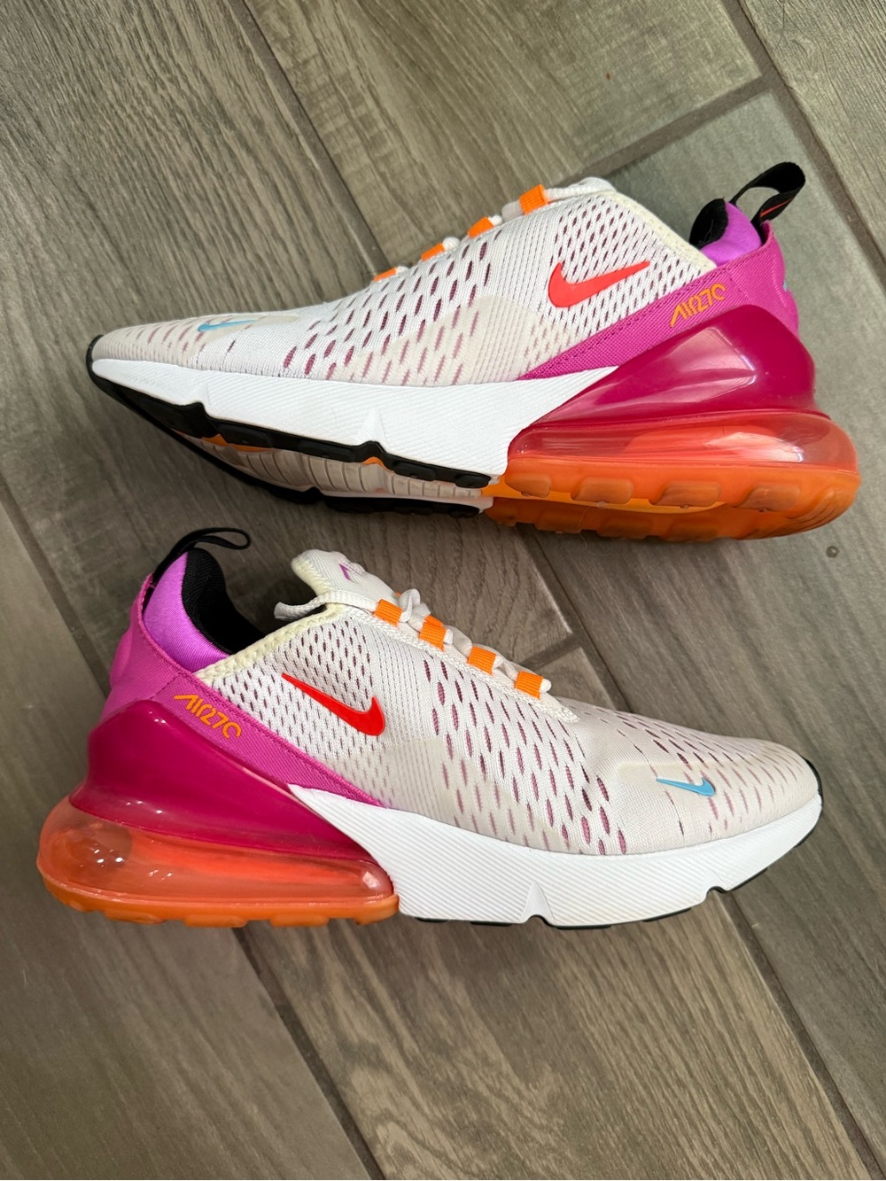 Nike Air Max 270 - Picture 3 of 8
